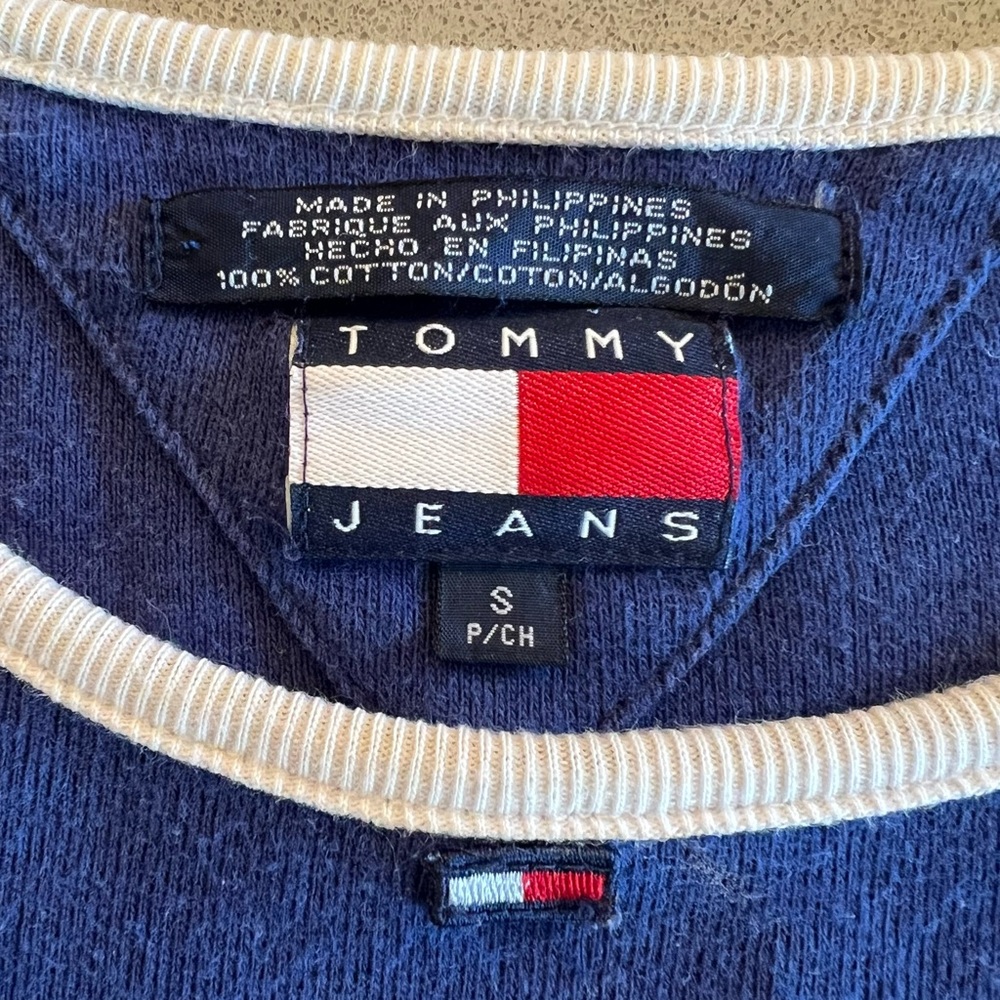 Vintage Tommy Hilfiger Ruffled Edge Cropped Blue T-Shirt Size S - Picture 6 of 12